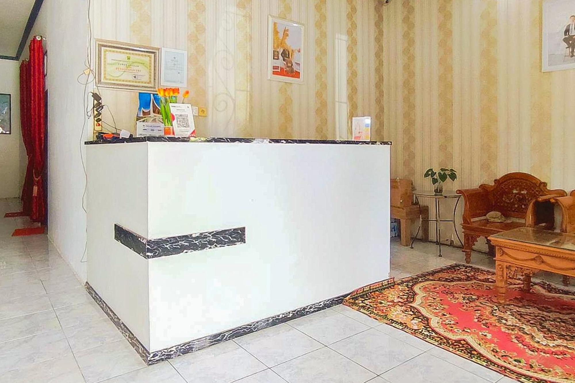 Reddoorz Syariah At Penginapan Eby Padang Exterior photo