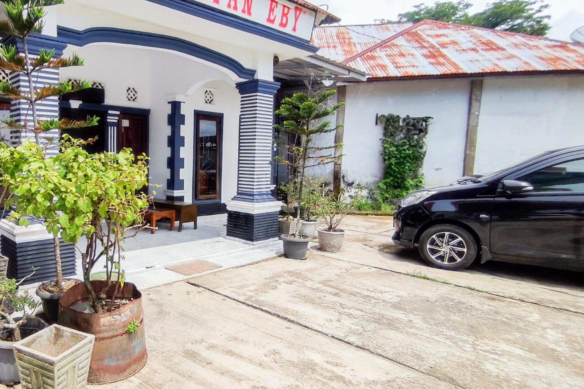 Reddoorz Syariah At Penginapan Eby Padang Exterior photo