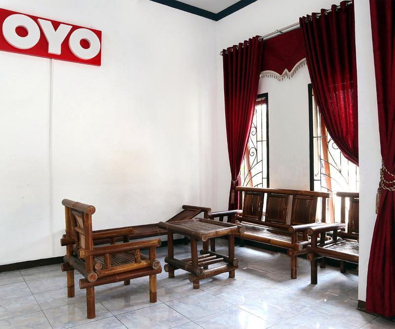 Reddoorz Syariah At Penginapan Eby Padang Exterior photo