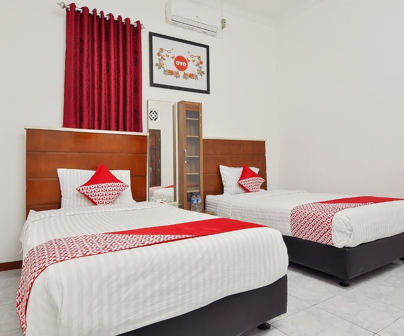 Reddoorz Syariah At Penginapan Eby Padang Exterior photo