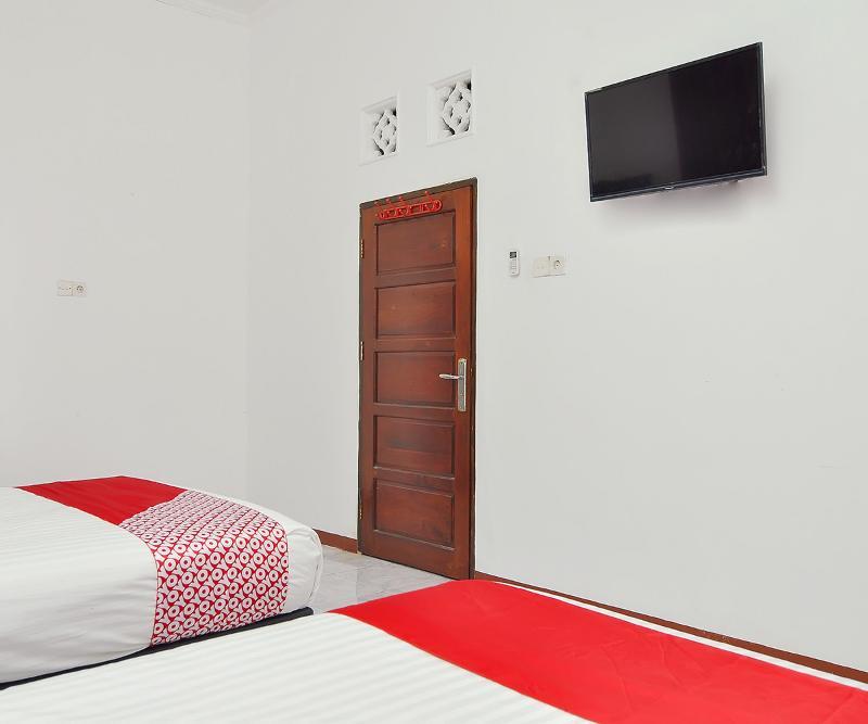 Reddoorz Syariah At Penginapan Eby Padang Exterior photo