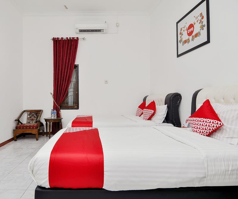 Reddoorz Syariah At Penginapan Eby Padang Exterior photo