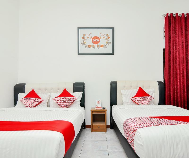 Reddoorz Syariah At Penginapan Eby Padang Exterior photo